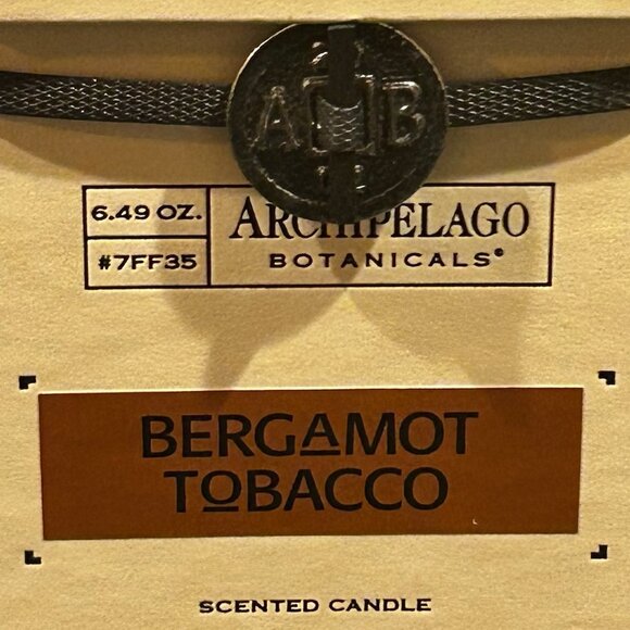 NIB Archipelago Botanicals Soy Bergamot Tobacco Hand-Poured Candle - Picture 8 of 8